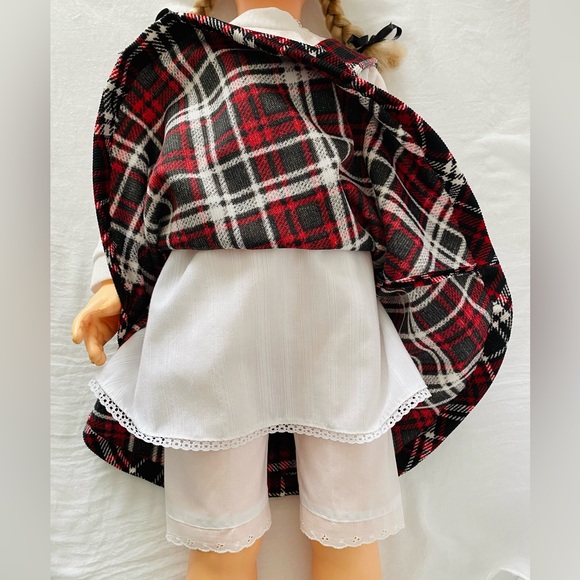 Vintage Wendy Walker Doll, 32” Tall - Picture 10 of 12